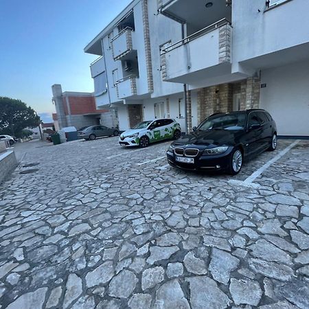 Apartament Melani*** Novalja Zewnętrze zdjęcie
